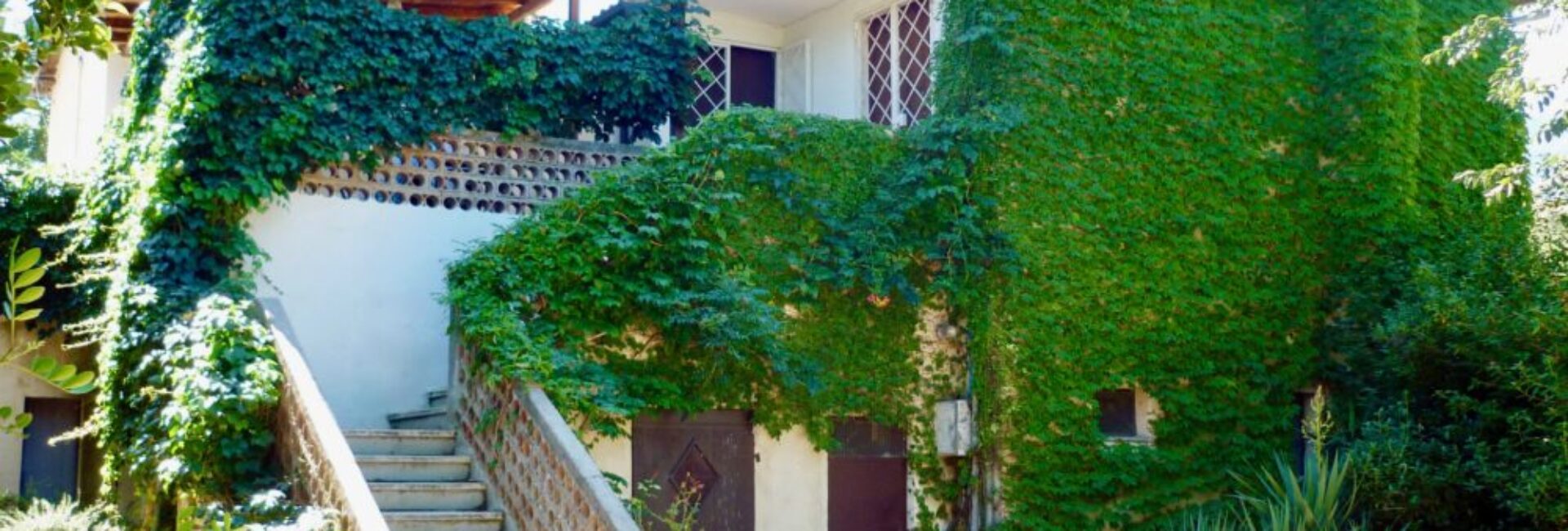 Three-Bedroom Residence – 5 Beds (Extra Large)