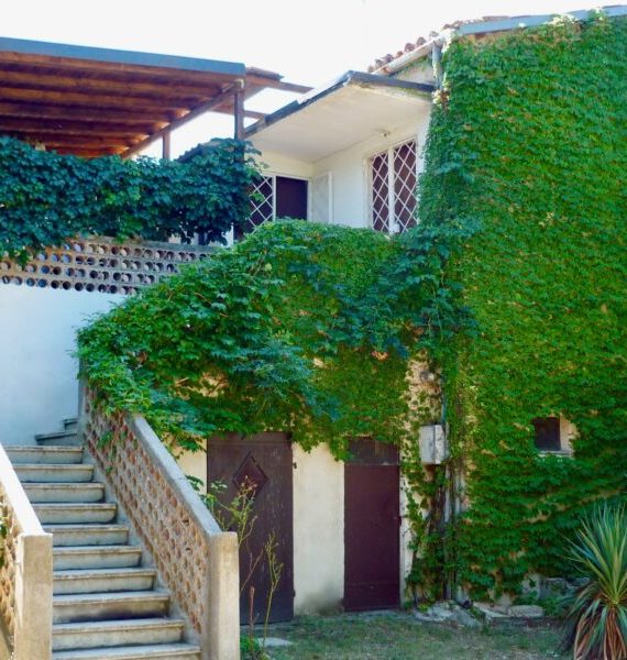 Three-Bedroom Residence – 5 Beds (Extra Large)