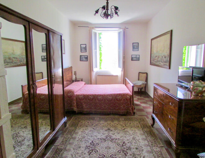 Three-Bedroom Residence – 5 Beds (Extra Large)