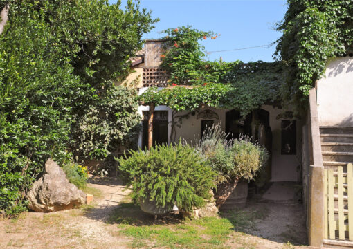 One-Bedroom Residence – 3 Beds (Standard Plus)